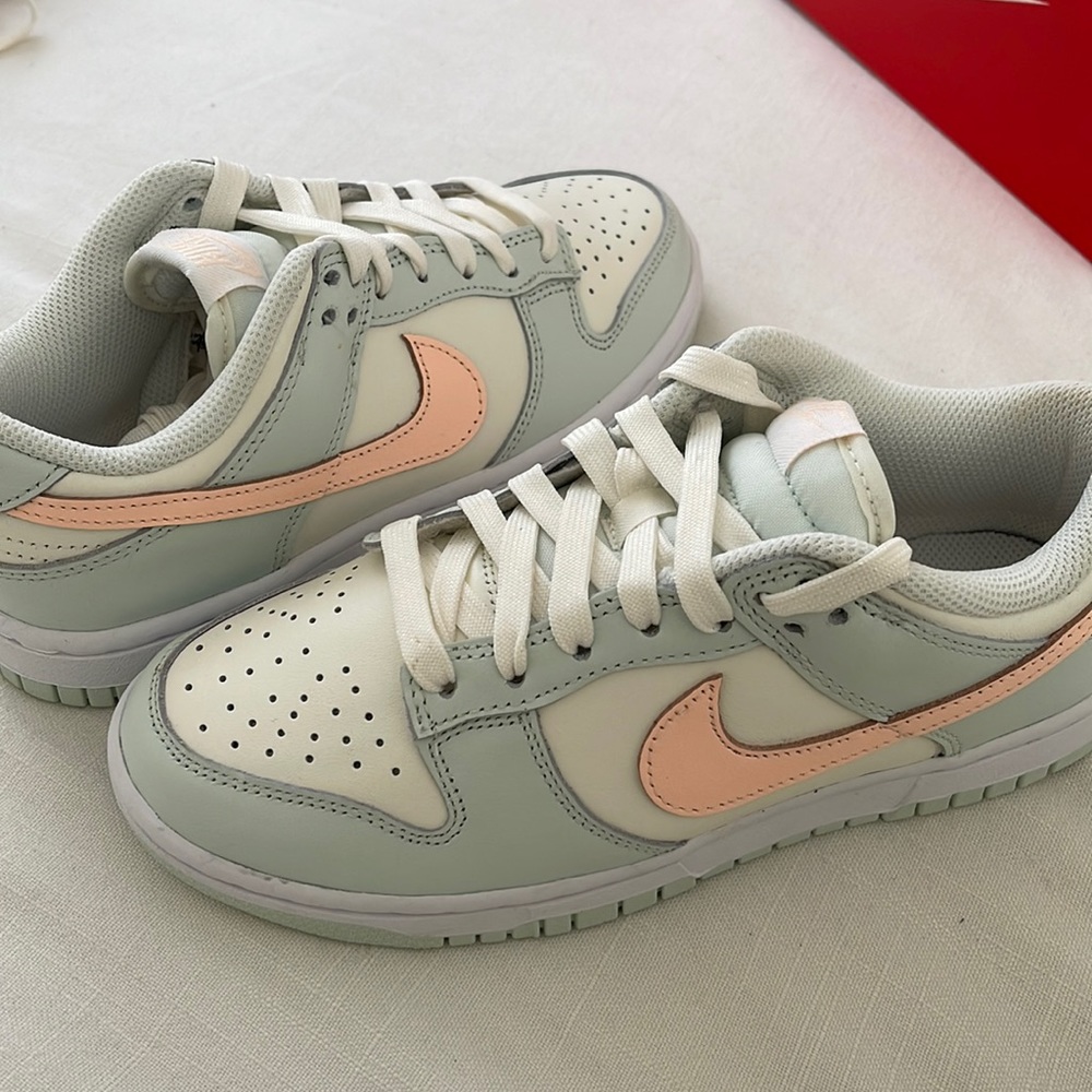 Nike Dunks Barely Green